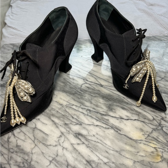 CHANEL-USED- Pre-Fall 18A, Grosgrain Pearl Oxford Lace Up Booties EU36.5/US6.5 - Picture 3 of 8